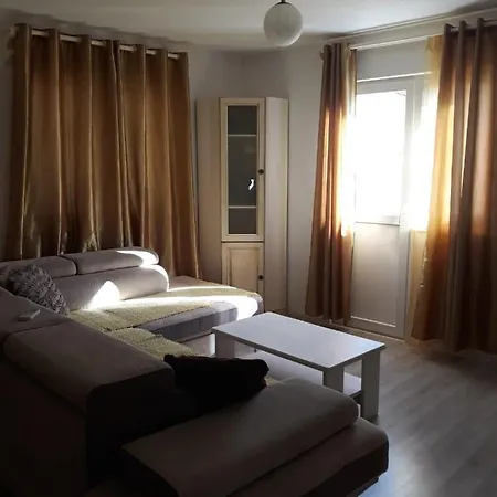 Apartman *